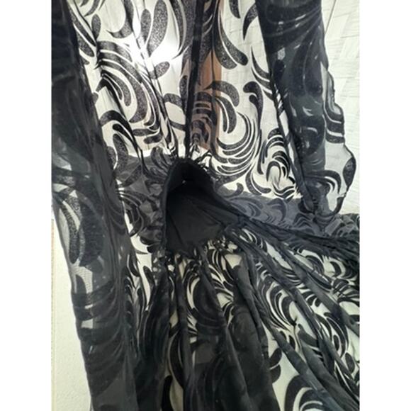 "To Die For"  Black Velvet Open Strappy Back SZ 4 Formal Vampire Dark Romance - Picture 13 of 16